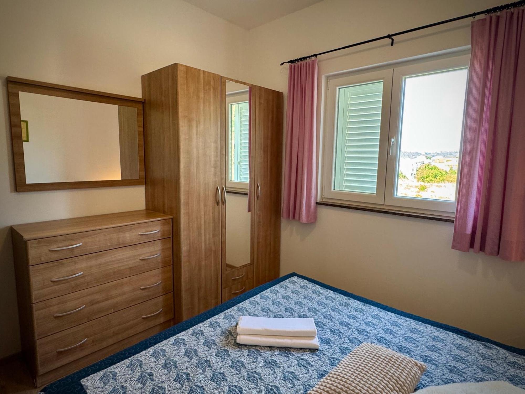 Maricic Rab Island Apartment *